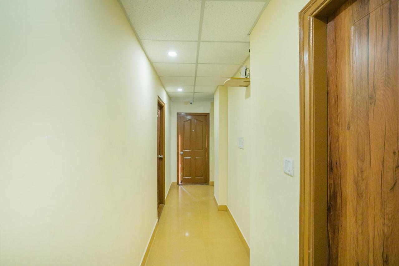 Oyo 10291 Sri Venkatadri Residency Hotel Bangalore Exterior foto