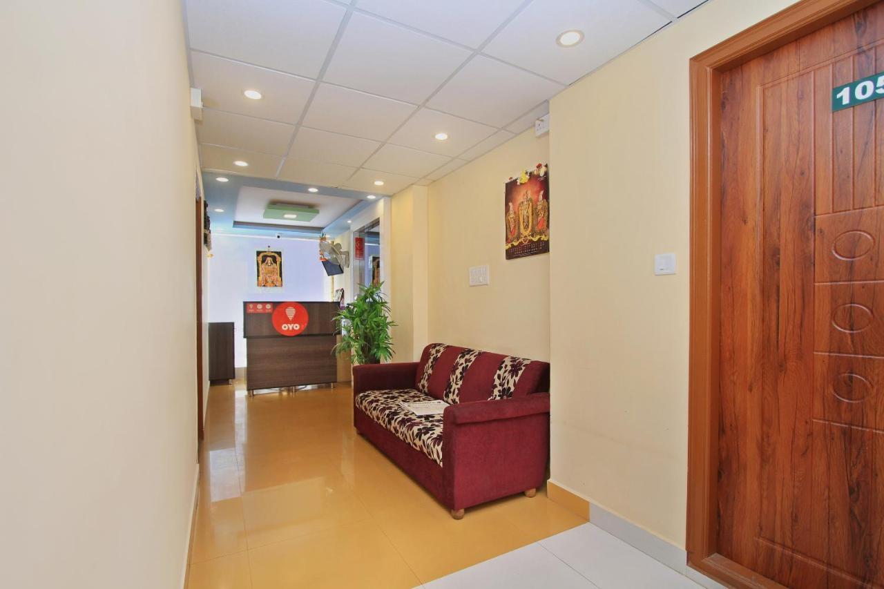 Oyo 10291 Sri Venkatadri Residency Hotel Bangalore Exterior foto
